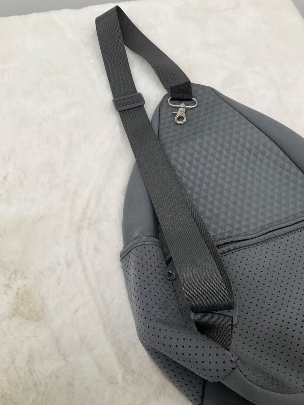 Glove it Neoprene Pickleball Sling Bag Slate Grey - Picture 6 of 7